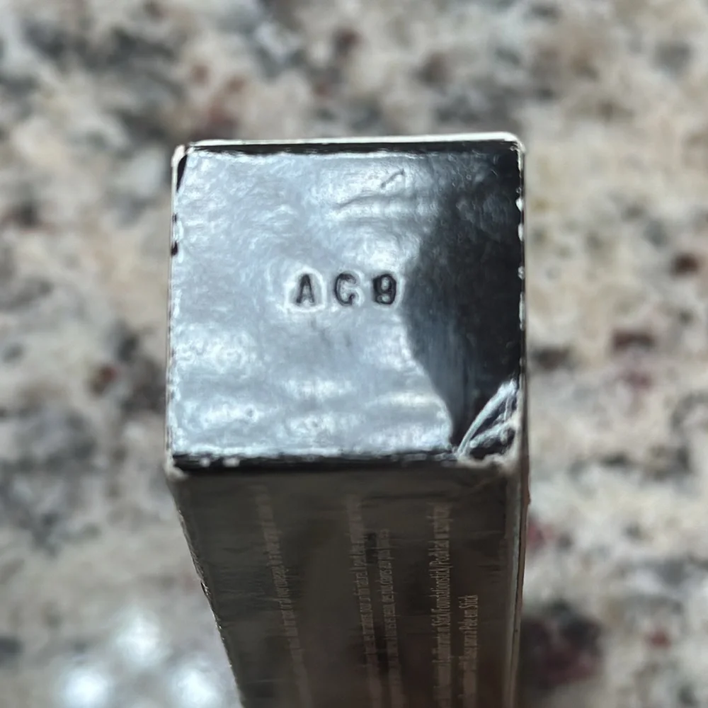 Bobbi Brown Walnut Skin Foundation Stick